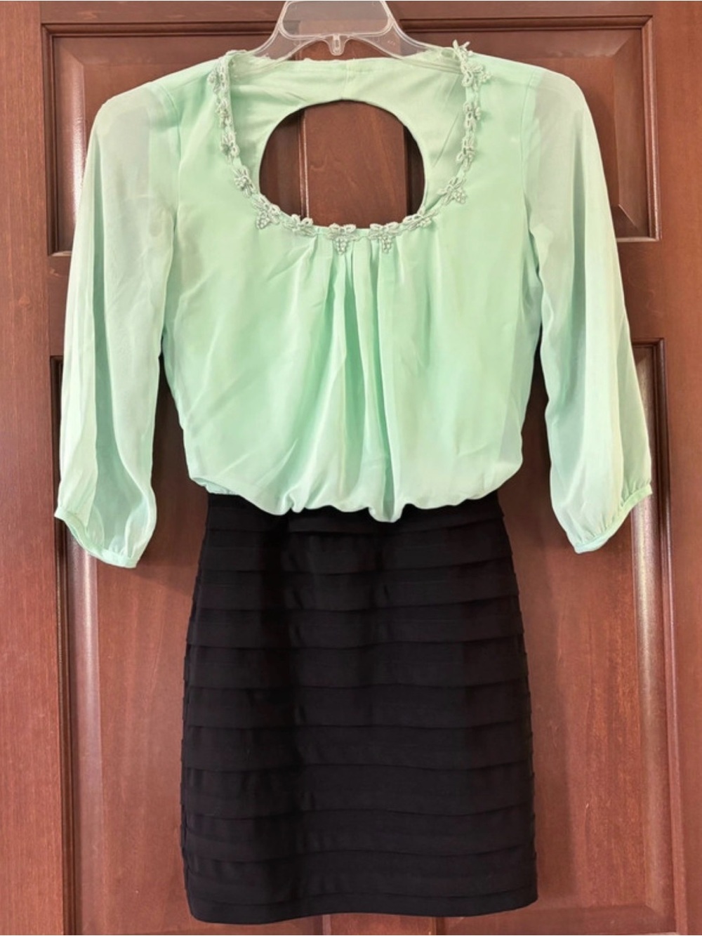 Beautiful business casual celebration dress size 1/2
